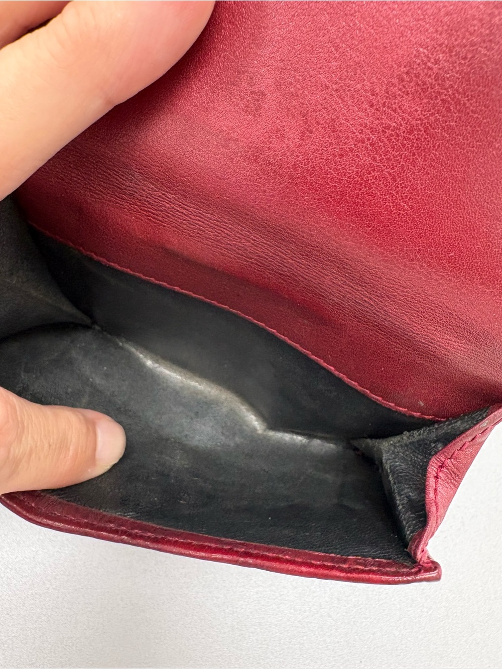 Gucci Burgundy Leather Wallet with Gold Heart Logo - Picture 5 of 11